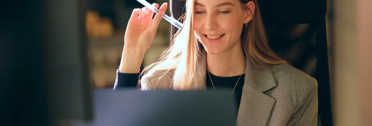 rita with laptop